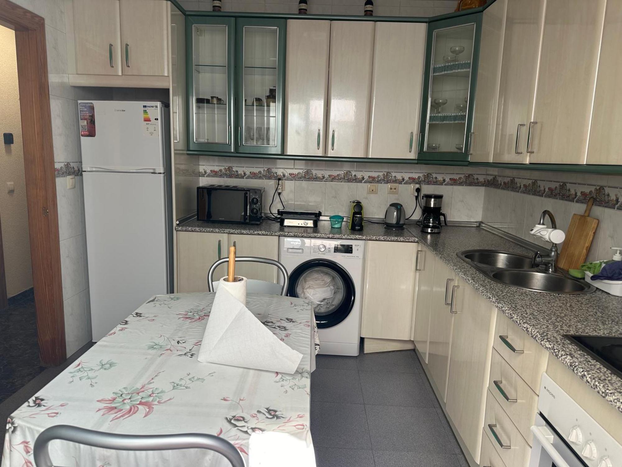 Almeria Centro Habitacion Privada En Apartamento Compartido Buitenkant foto