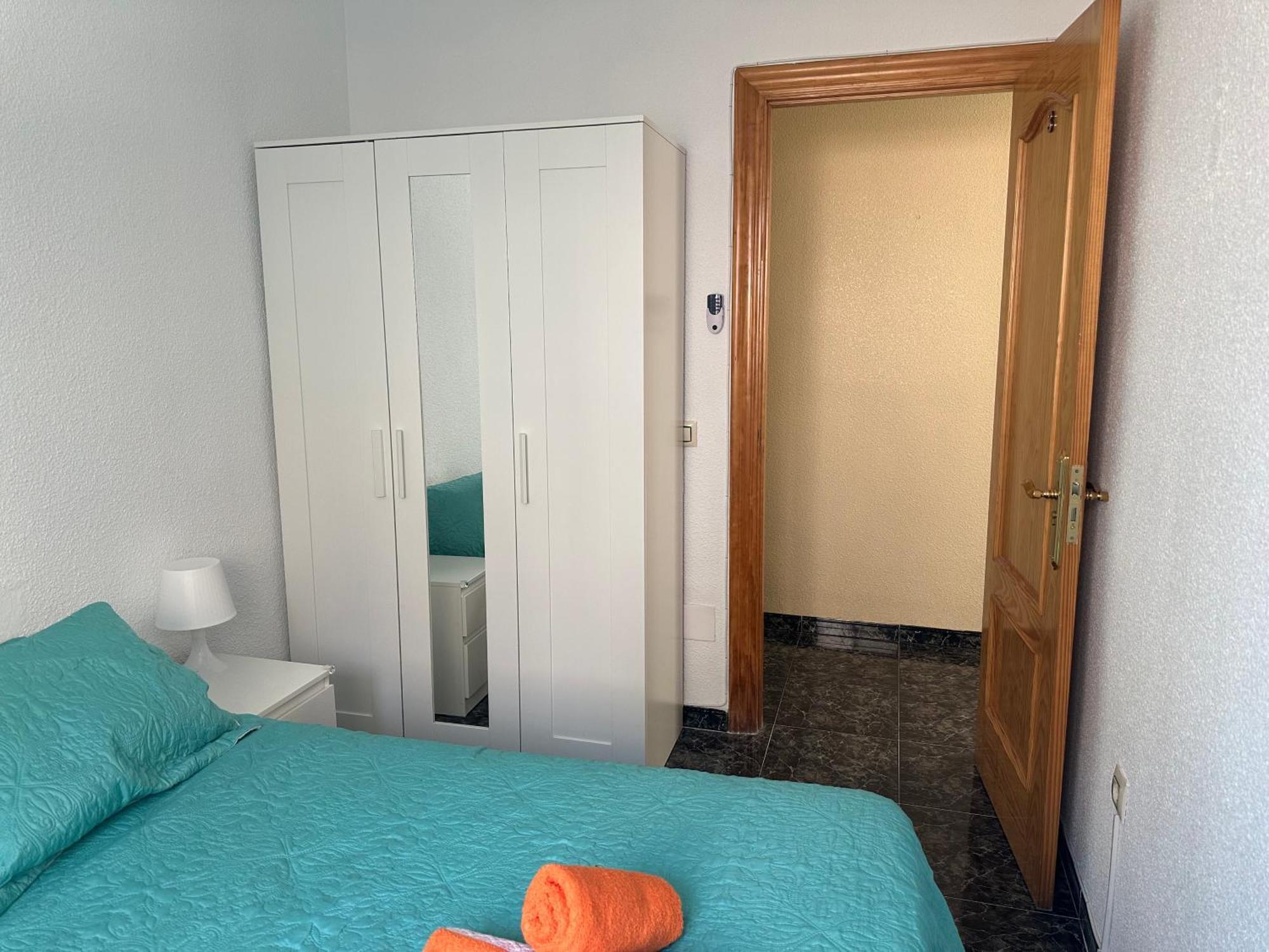 Almeria Centro Habitacion Privada En Apartamento Compartido Buitenkant foto