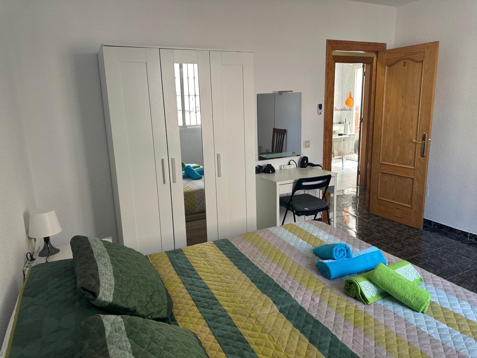 Almeria Centro Habitacion Privada En Apartamento Compartido Buitenkant foto