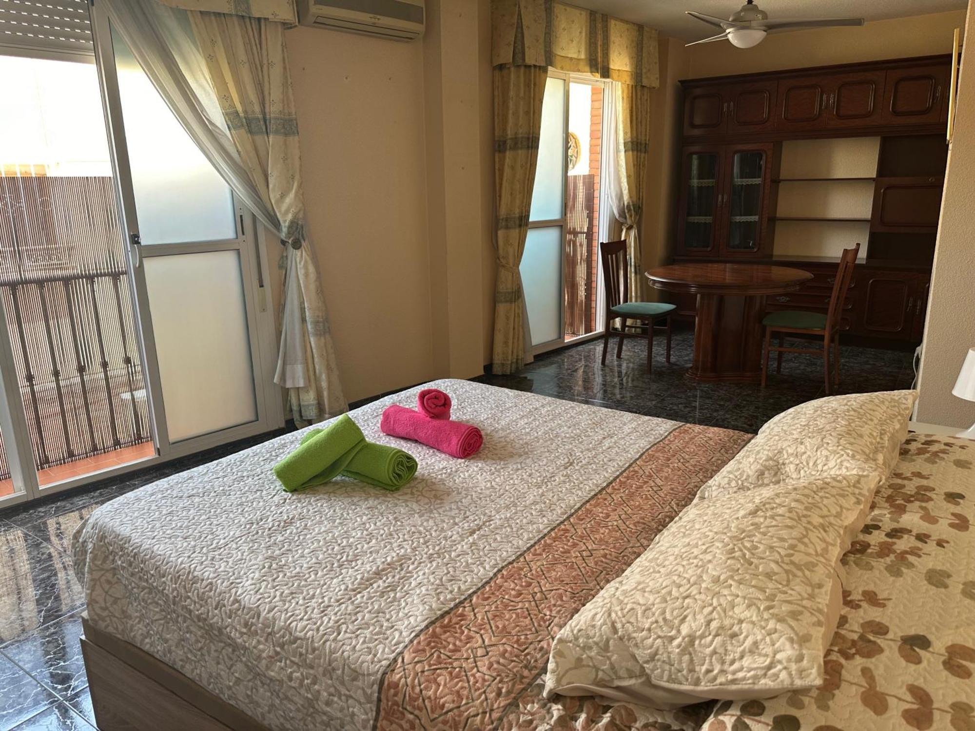 Almeria Centro Habitacion Privada En Apartamento Compartido Buitenkant foto