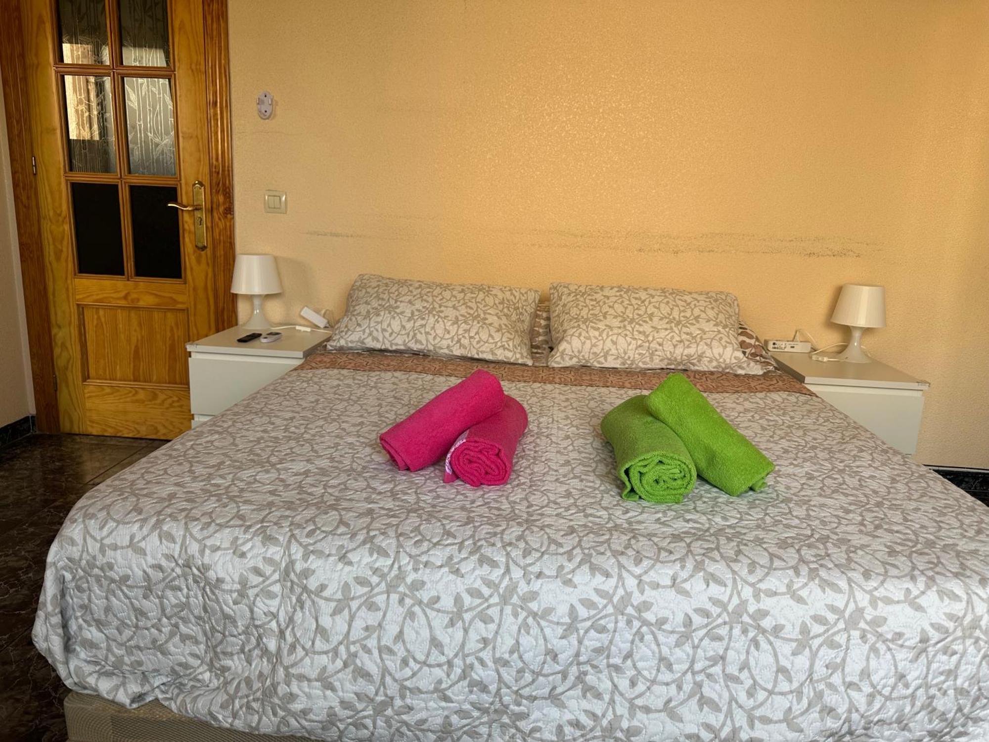 Almeria Centro Habitacion Privada En Apartamento Compartido Buitenkant foto