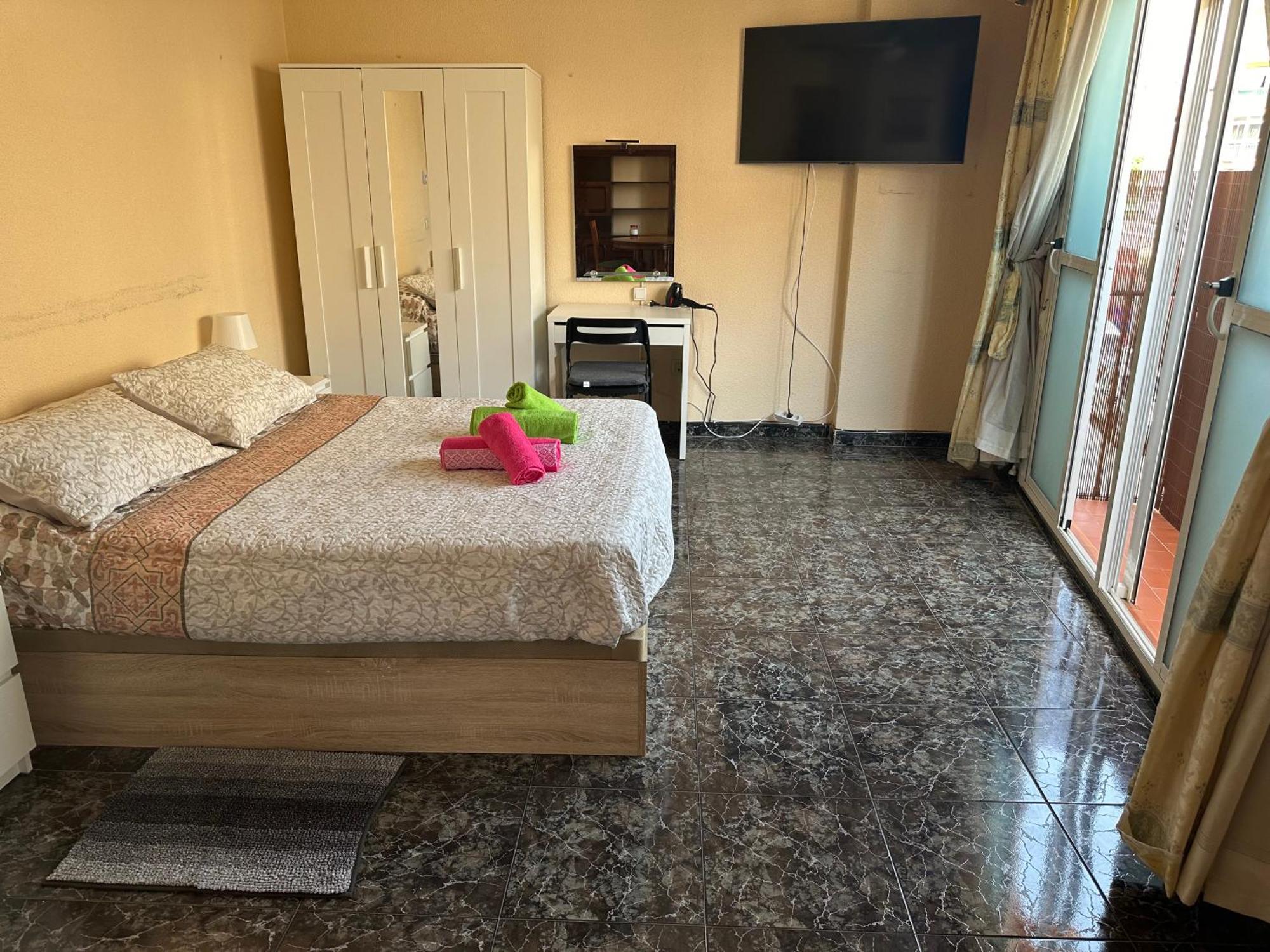 Almeria Centro Habitacion Privada En Apartamento Compartido Buitenkant foto