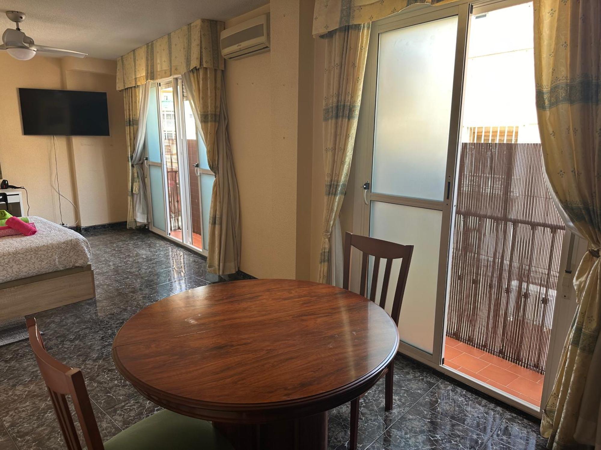 Almeria Centro Habitacion Privada En Apartamento Compartido Buitenkant foto