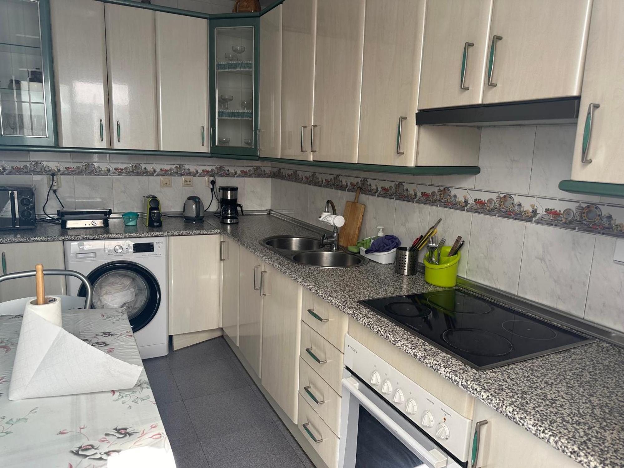 Almeria Centro Habitacion Privada En Apartamento Compartido Buitenkant foto