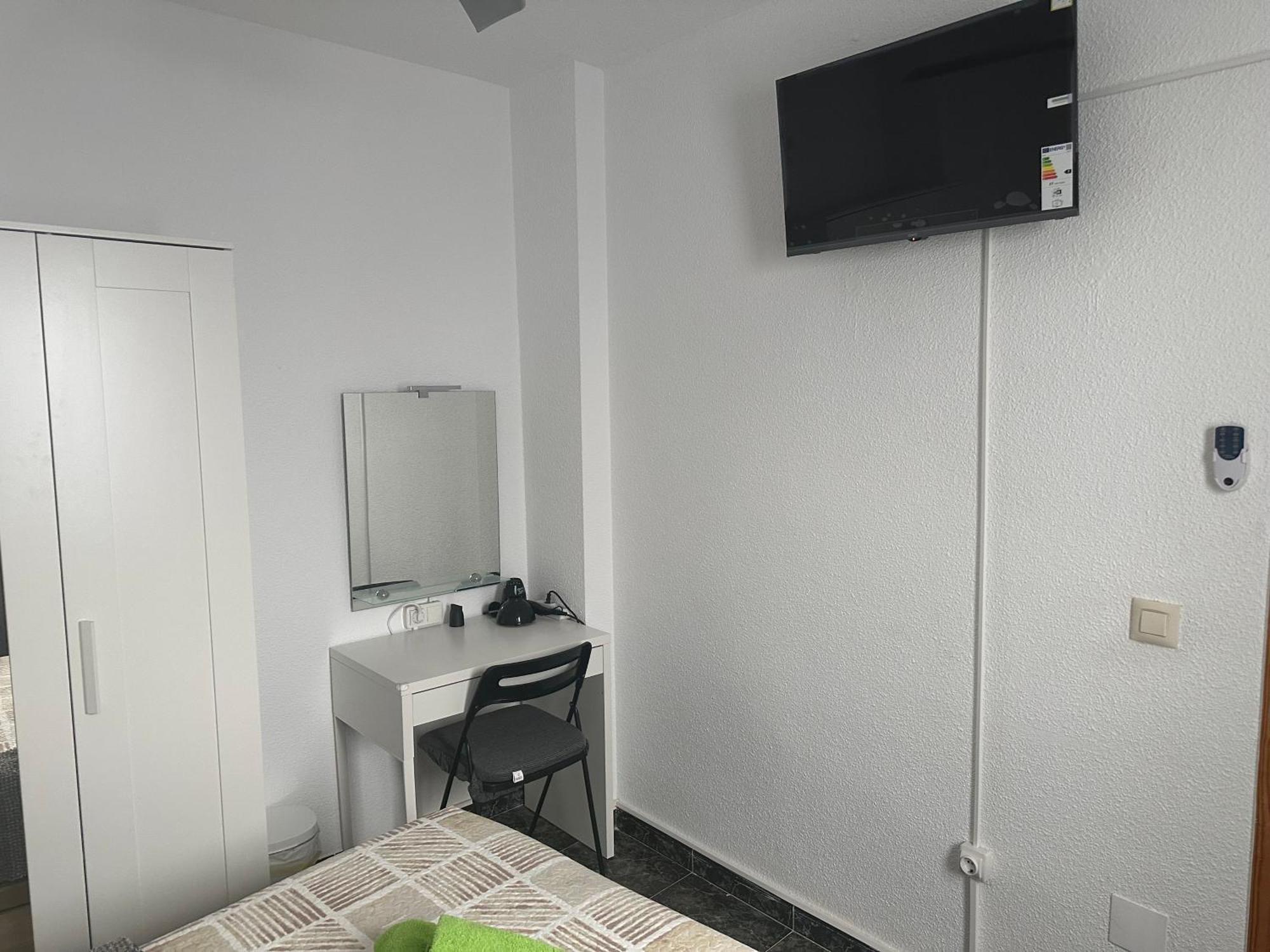 Almeria Centro Habitacion Privada En Apartamento Compartido Buitenkant foto