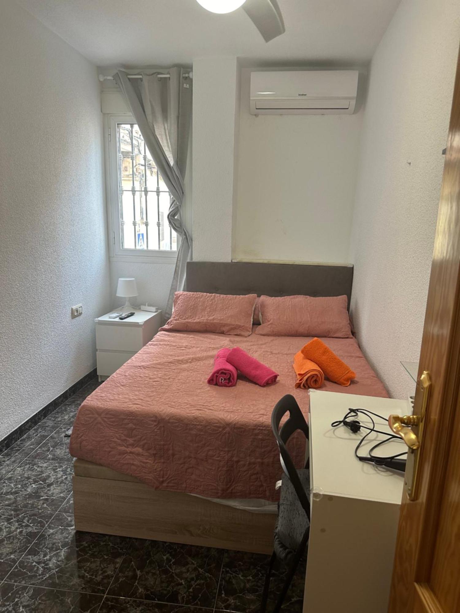 Almeria Centro Habitacion Privada En Apartamento Compartido Buitenkant foto
