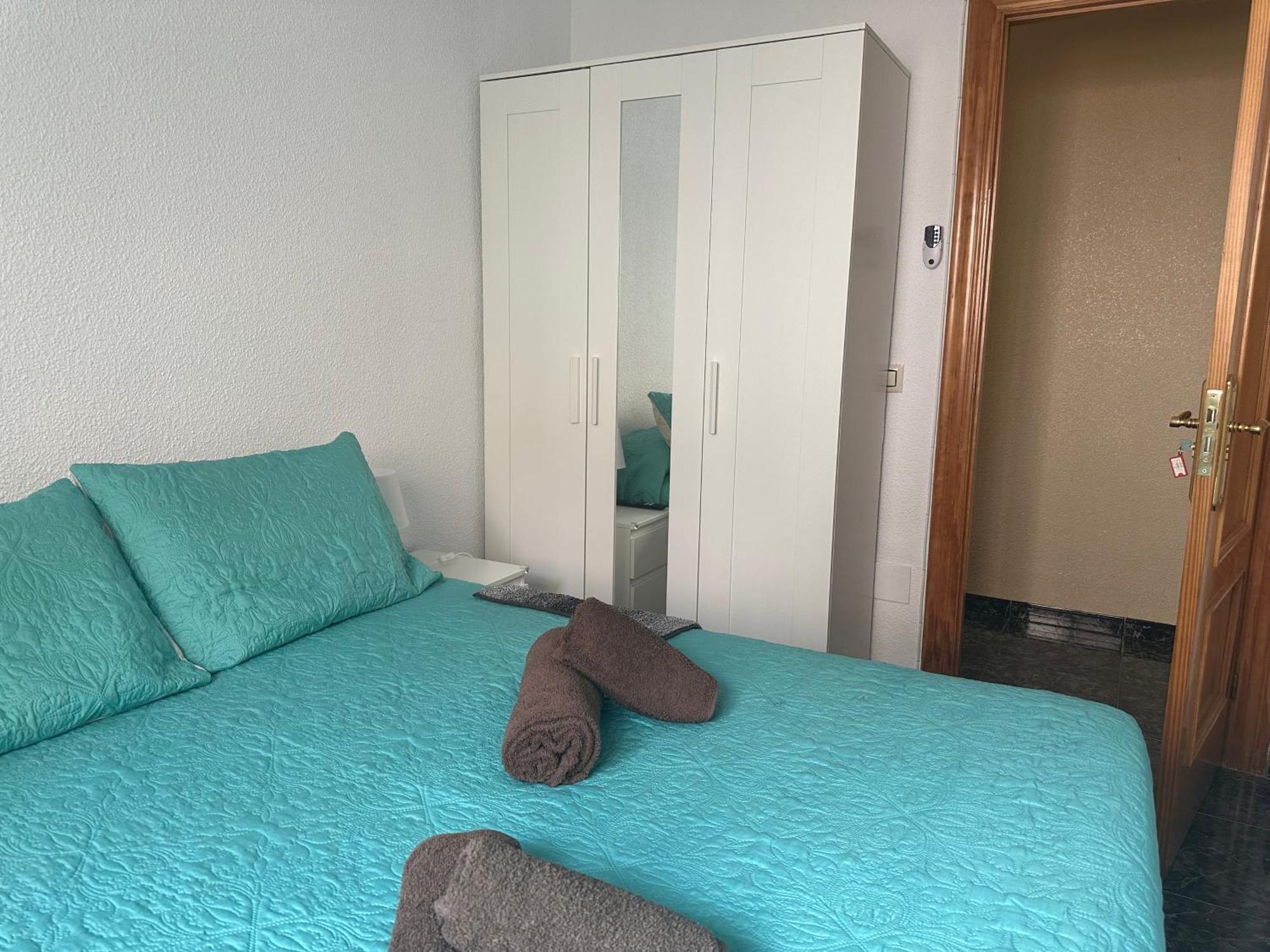 Almeria Centro Habitacion Privada En Apartamento Compartido Buitenkant foto