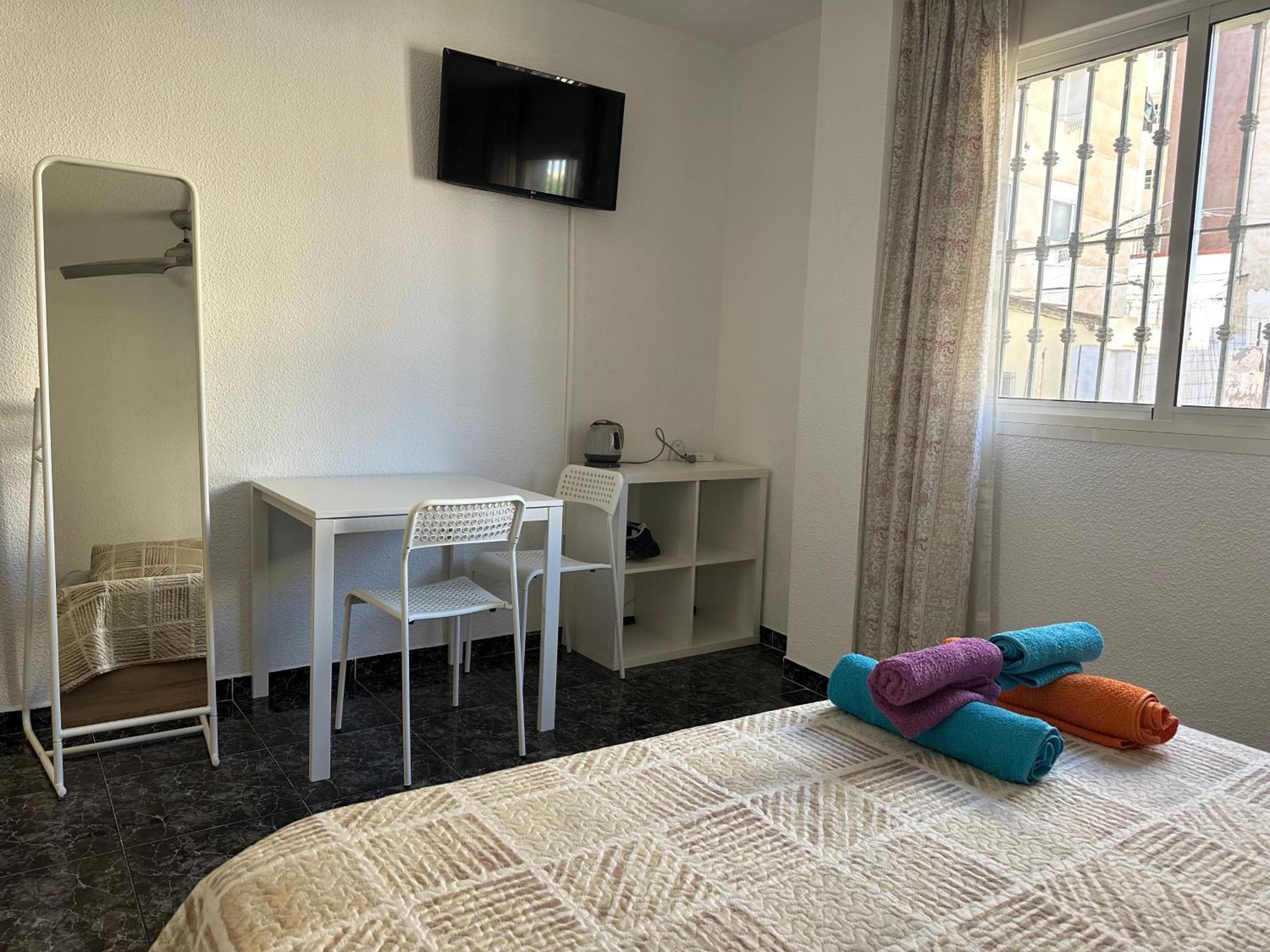 Almeria Centro Habitacion Privada En Apartamento Compartido Buitenkant foto