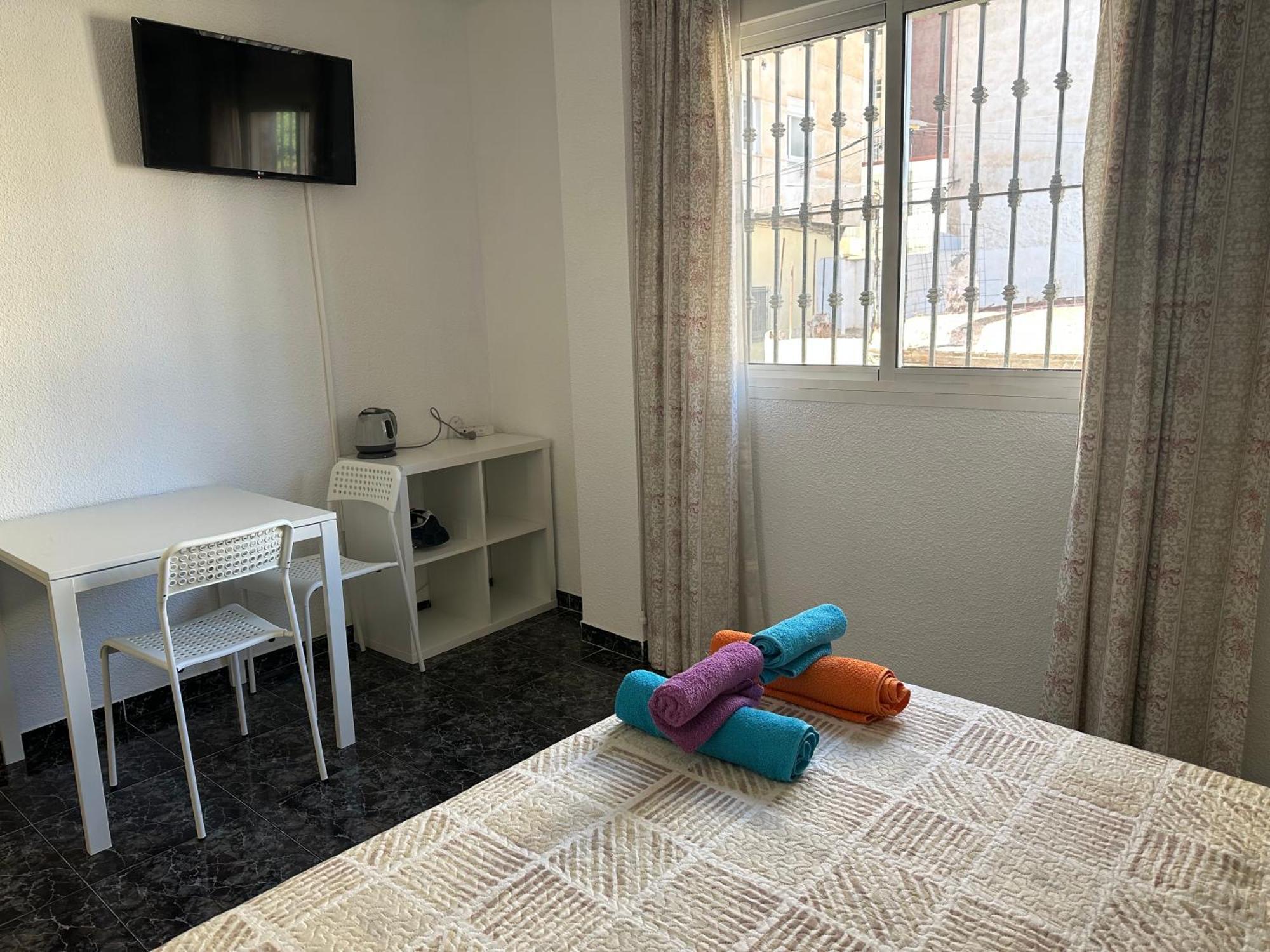 Almeria Centro Habitacion Privada En Apartamento Compartido Buitenkant foto