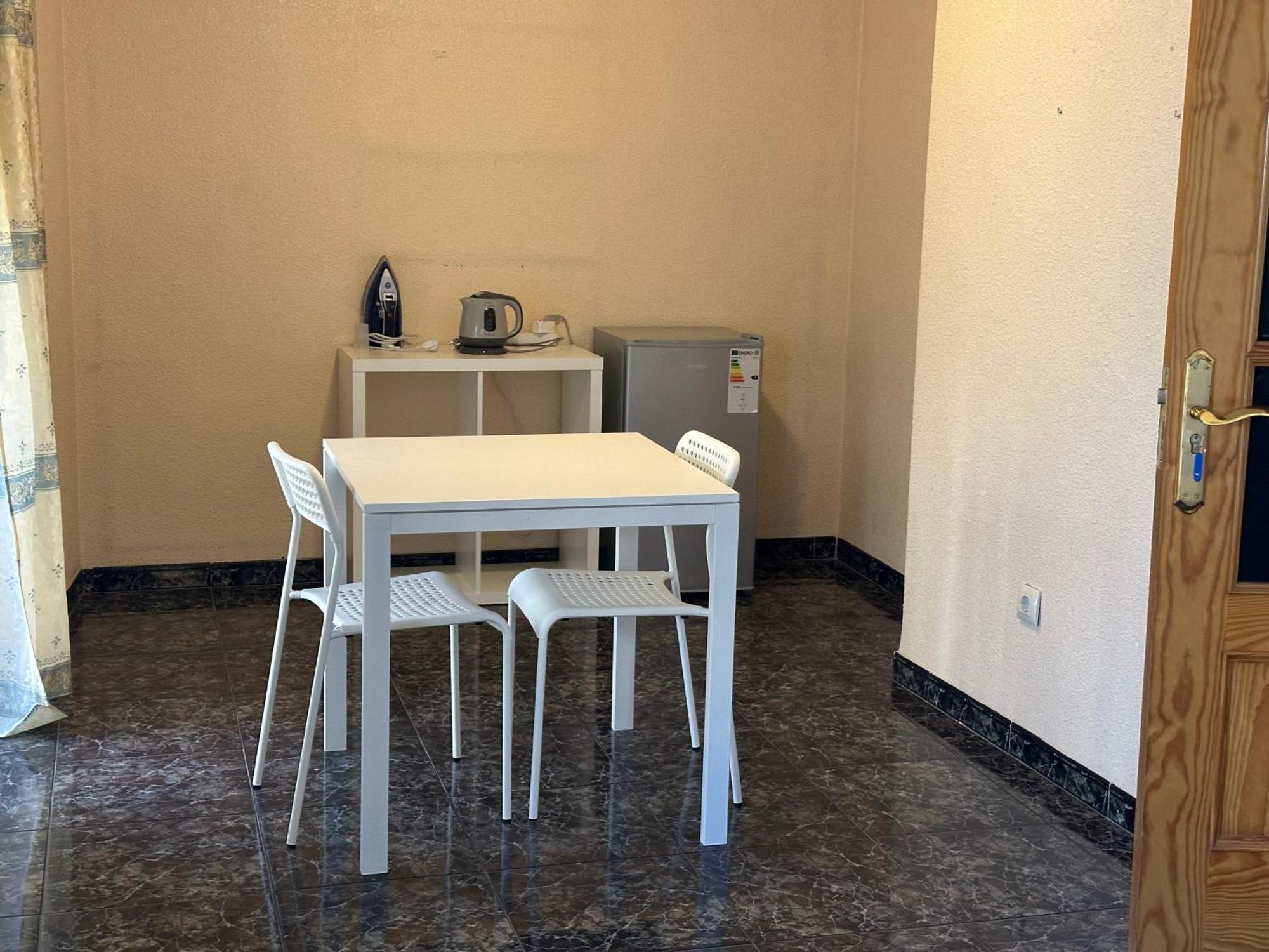 Almeria Centro Habitacion Privada En Apartamento Compartido Buitenkant foto